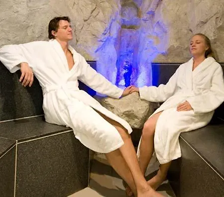 Hotel Schwarz Alm 4*