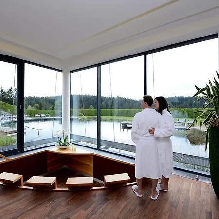 Hotel Schwarz Alm 4*